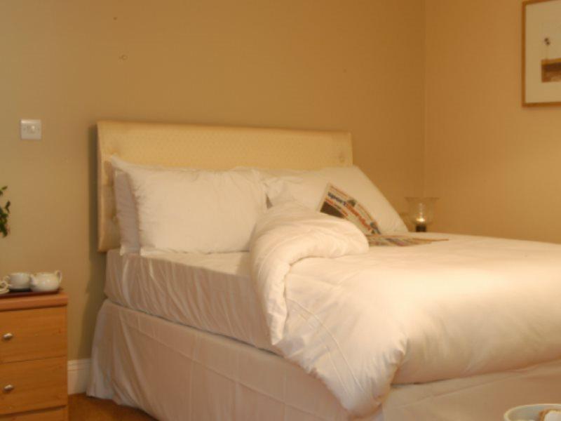 The Prince Albert Pub & Hotel Windsor Bagian luar foto