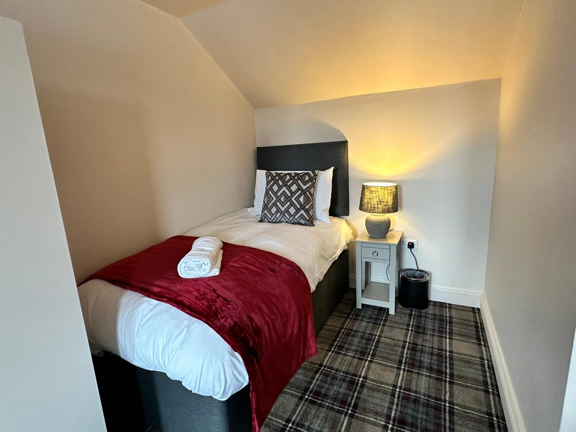 The Prince Albert Pub & Hotel Windsor Bagian luar foto