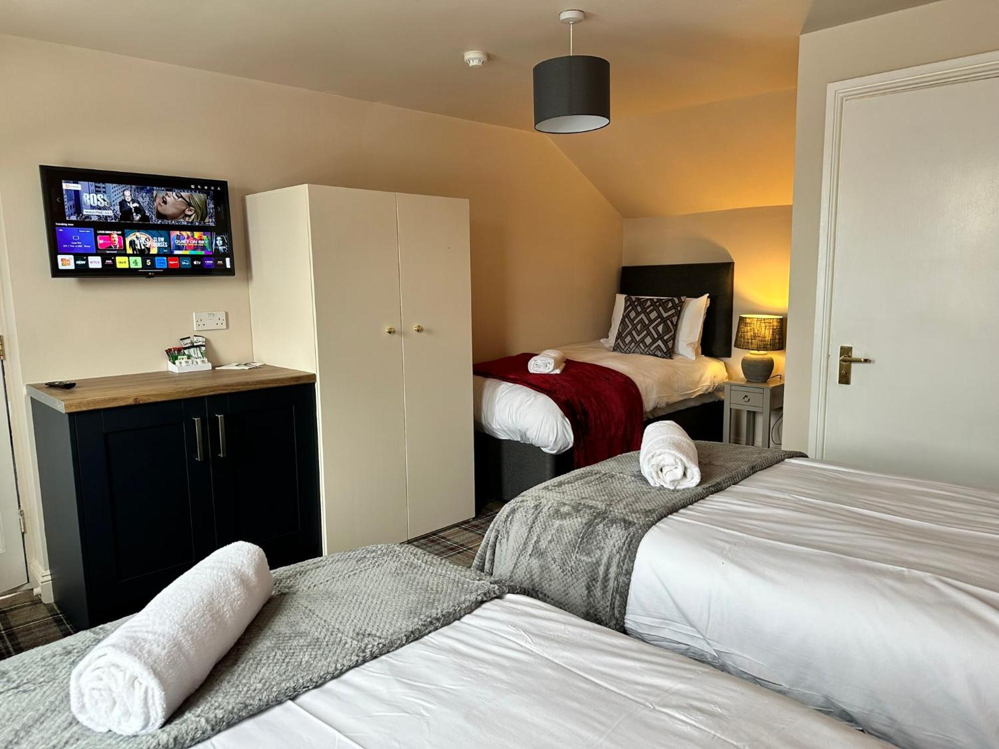 The Prince Albert Pub & Hotel Windsor Bagian luar foto