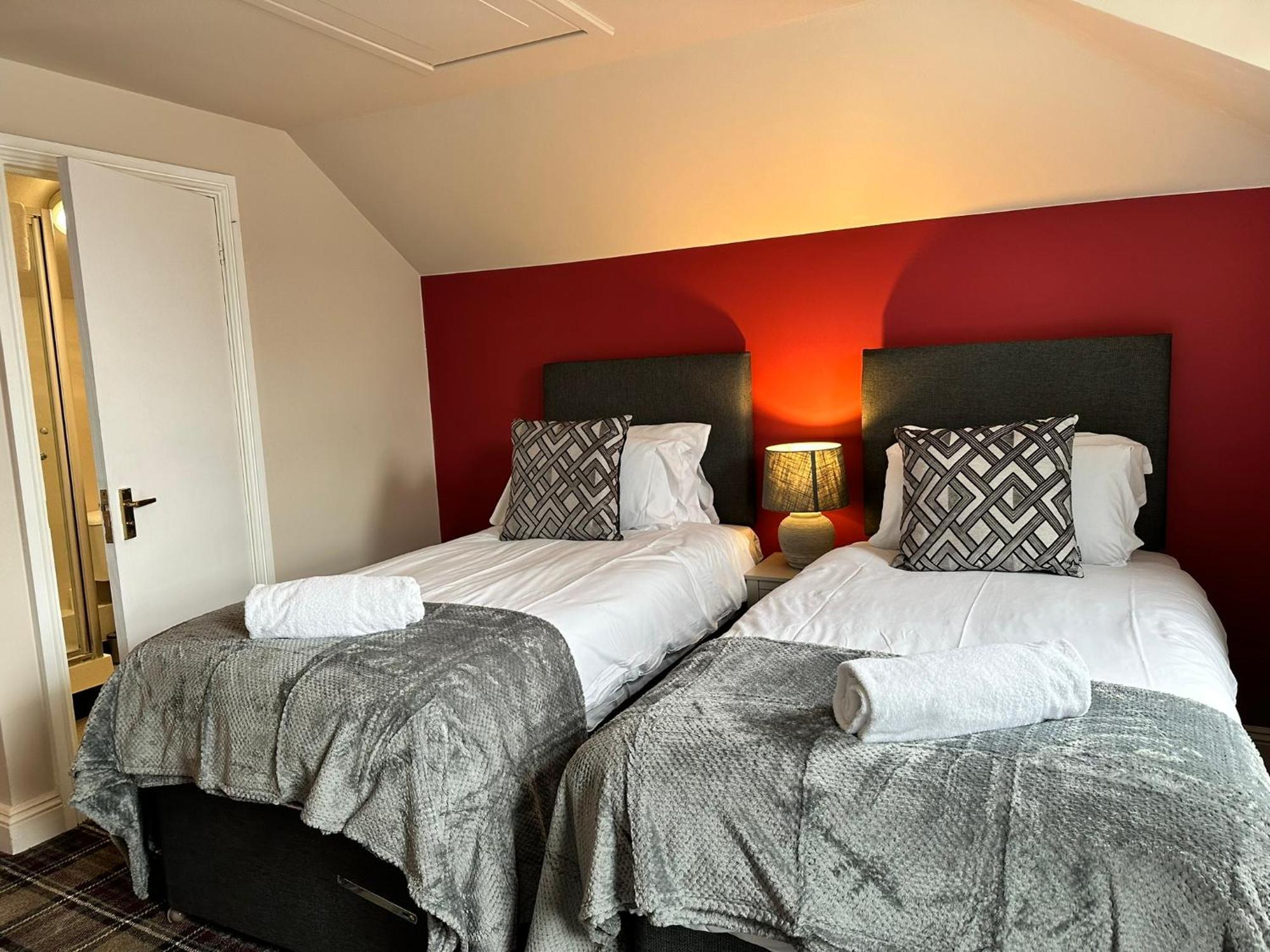 The Prince Albert Pub & Hotel Windsor Bagian luar foto